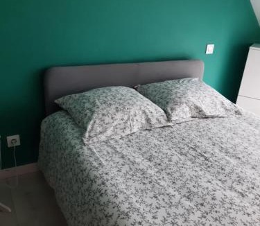 Saint-Meen-le-Grand Bed & Breakfast | Cœur de ville, chambre confortable à louer en Bretagne