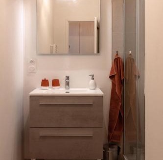 Downtown Angers Apartment | Cœur de ville, tout équipé, local vélos