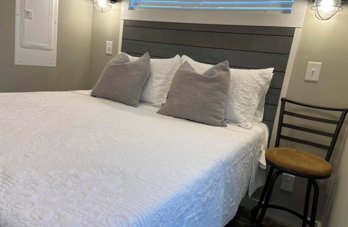 Sherrills Ford Cabin | C-66 Great view new tiny home