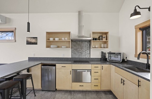 Mosier Cabin | C A M P R A N D O N N E E CABIN 2