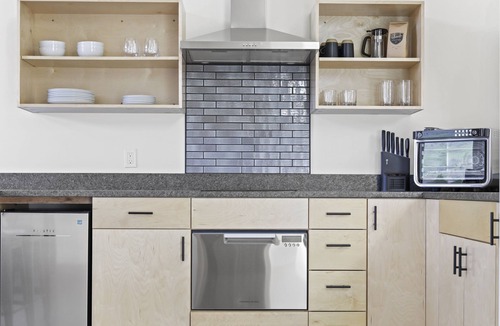 Mosier Cabin | C A M P R A N D O N N E E CABIN 2