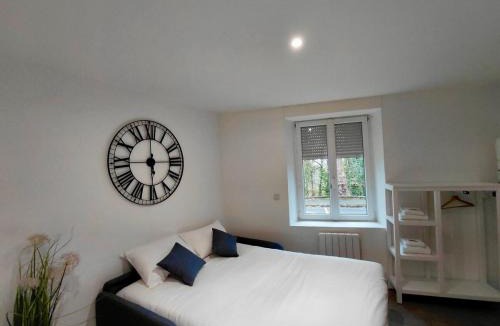 Charleville-Mezieres Apartment | C Coispine 1 Cosy studio RDC vue sur la Meuse