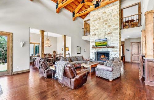 Fischer House | C L Ranch