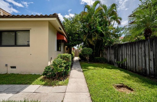 Hendricks and Venice Isles Apartment | C lg 1bed on the water