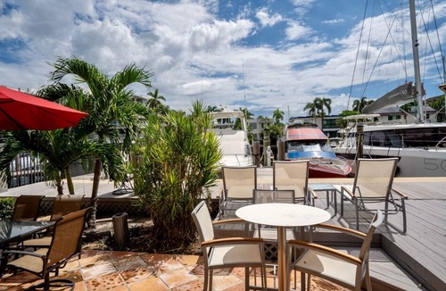 Hendricks and Venice Isles Apartment | C lg 1bed on the water