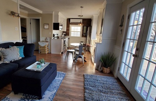 Geneva-on-the-Lake Apartment | C. S. Soulmate at Christopher's Dockside
