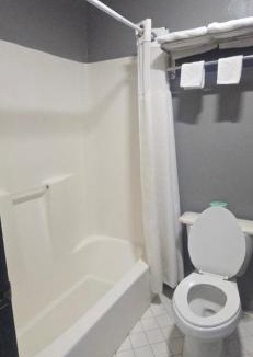 Cleveland Hotel | C Town Inn And Suites