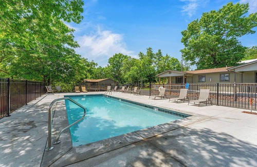 Kimberling City Cabin | C01B Lakefront 2BR Duplex Cabin w/Pool + Boat dock