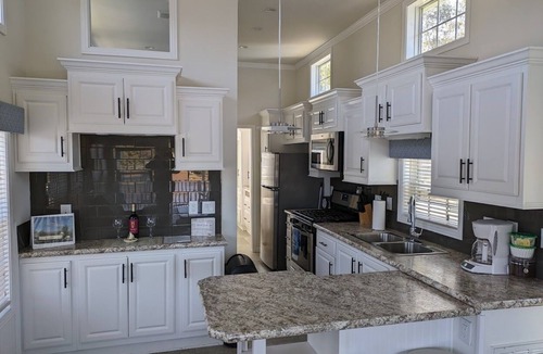 Sherrills Ford Cabin | C16-Lakefront Tiny Home on Lake Norman