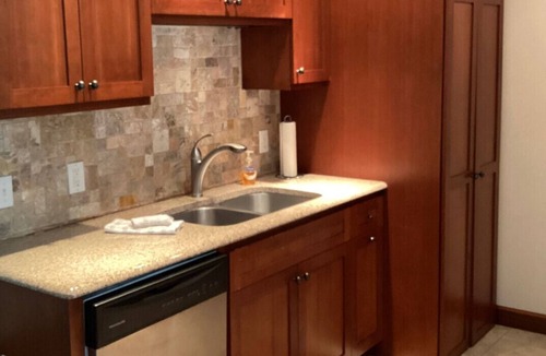 Demere Park Condo | C2 Pet-friendly, 1 BR, 1 BA, sleeps 5