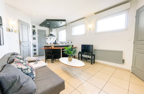 Quartier Chorier-Berriat Apartment | #C2 | The Vallier 🤹 | Vallier Libération | Tram, bus