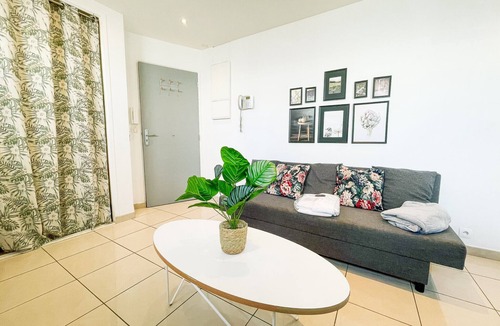 Quartier Chorier-Berriat Apartment | #C2 | The Vallier 🤹 | Vallier Libération | Tram, bus