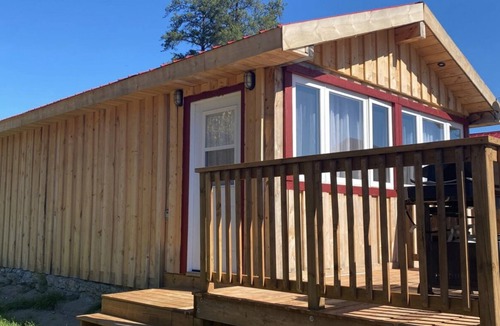 Coleman Cabin | C6 - Cozy Lakefront Cottage in Temiskaming Shores
