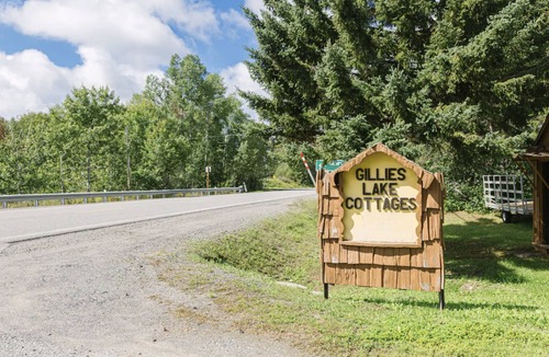 Coleman Cabin | C6 - Cozy Lakefront Cottage in Temiskaming Shores