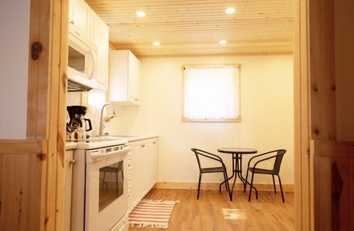 Coleman Cabin | C7 - Cozy Lakeside Cottage in Temiskaming Shores