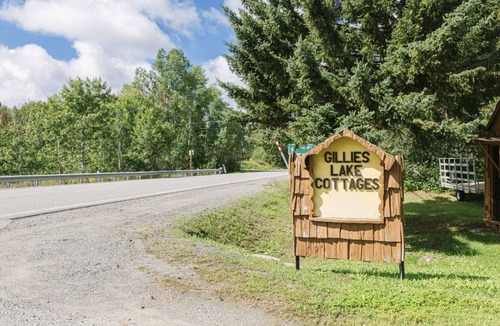 Coleman Cabin | C7 - Cozy Lakeside Cottage in Temiskaming Shores