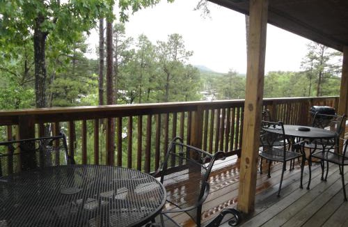 Mount Ida House | C7 - Lake view three bedroom, three bath cottage with hot tub overlooking Lake Ouachita