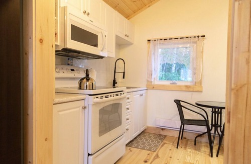 Coleman Cabin | C8 - Cozy Lakefront Cottage in Temiskaming Shores