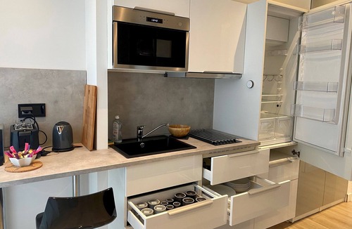 15th Arrondissement Apartment | C9 Mini Studio Design 175Blo-Paris Convention