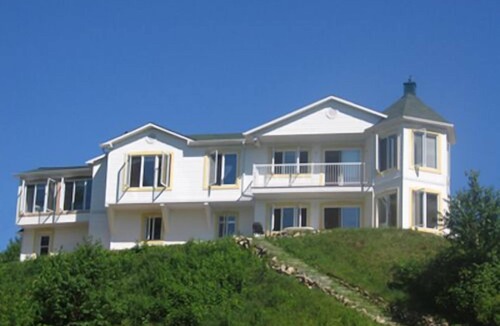 Ferme-Neuve Apartment | Unit A - 3 Bedrooms Private/Beachfront/Kayaks,/Starlink Internet