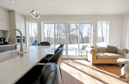 Pine Hill Ski Chalet | Private Spa| Hiking | Skiing | Mini Chalet Élios