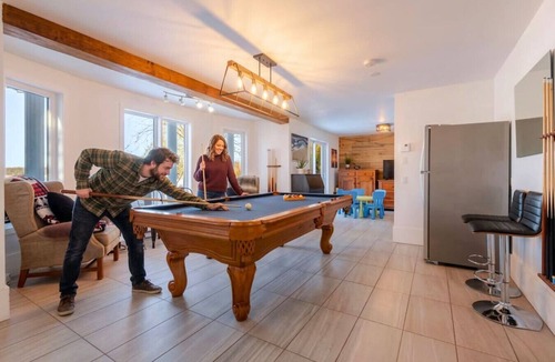 Saint-Andre-d'Argenteuil Ski Chalet | Chalet Blanc/Lakefront/Private SPA/Pool Table