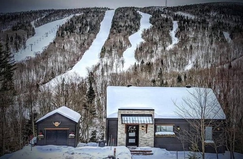 Notre-Dame-Auxiliatrice-de-Buckland Ski Chalet | THE FAIRY- CHALET WITH SPA