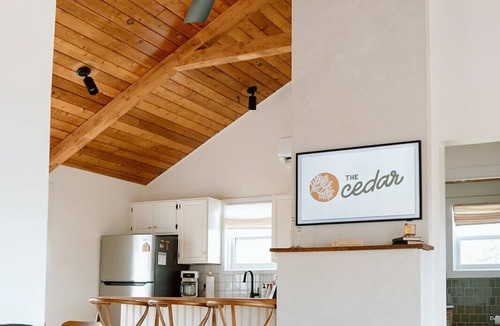 Salmon River Road House | The Cedar- Waterfront/SAUNA/Kayaks/Swimming
