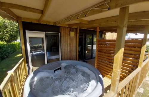 Saint-Christophe-du-Ligneron House | Camping 4 étoiles - Piscine - ccbg0ff