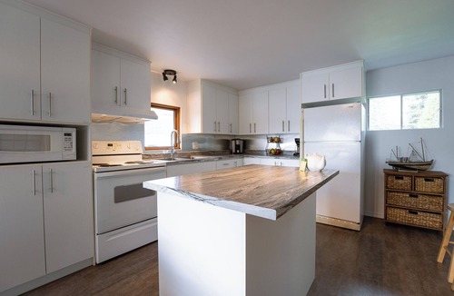 L'Ascension-de-Notre-Seigneur Ski Chalet | The Lac Rose oasis