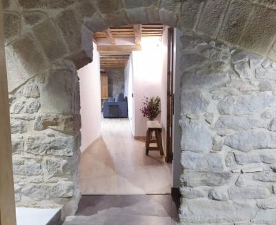 Solsona Apartment | Ca la Francisqueta, La Tina i el Deso Apartament amb encant a Solsona