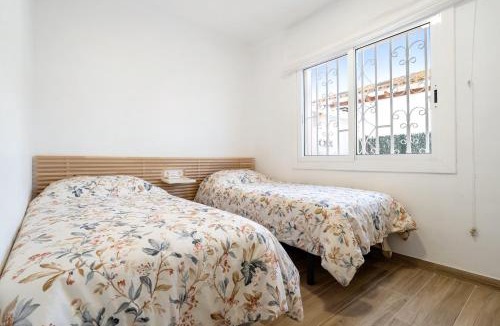 Banyeres del Penedes Ski Chalet | Ca La Lola