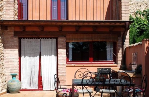 Orriols Cottage | Ca La Maria y Casa Vermella . Costa Brava beaches 20 minutes.
