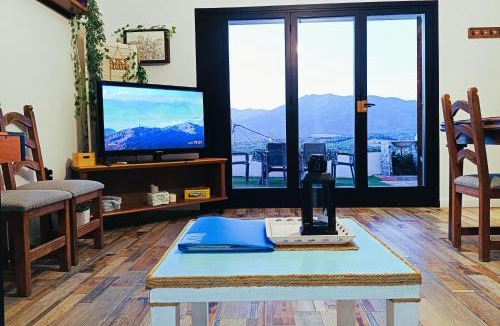Vallgorguina House | Ca la Nena Morena - Refugio cálido con chimenea y vistas al Montseny