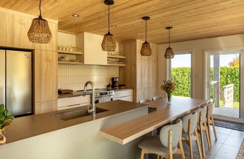 Lambton House | La Maison de Cedre - Moderne, Spa, Bord de l'eau