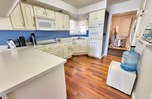 Rideau Lakes House | Bay Breeze | Waterfront Cottage on Sand Lake