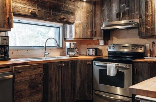 Labelle Ski Chalet | Vintage/Private SPA & Sauna/Lakeside