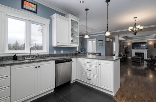 Logy Bay-Middle Cove-Outer Cove House | Franklin House - Large Executive 5 Bedroom Home