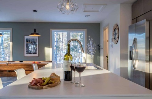 Sainte-Beatrix Ski Chalet | Panoramic view - Spa - Chalet du Cap