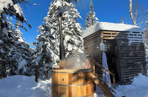 Saint Come House | Aurora | Lakefront | Hot tub | Fireplace