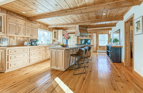 Notre-Dame-de-la-Merci House | River Rock: Escape in nature