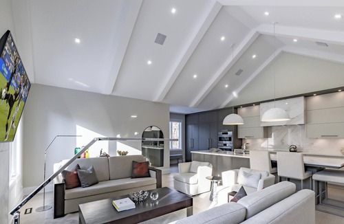 Clarkson-Lorne Park House | Private Estate Living on Hidden Grove Lane