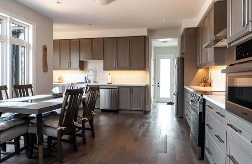 Dwight House | Modern Muskoka Cottage with Lake Views