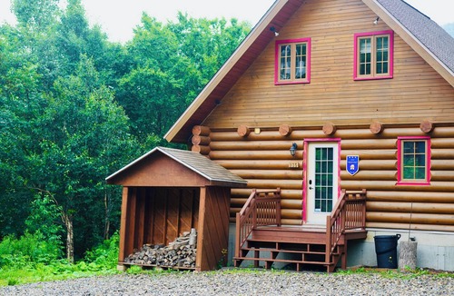 Notre-Dame-Auxiliatrice-de-Buckland Ski Chalet | Vrbo Property