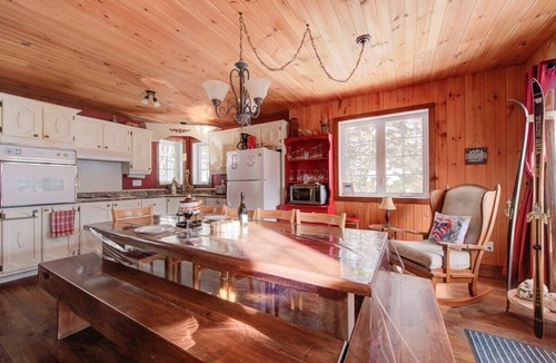 Notre-Dame-Auxiliatrice-de-Buckland Ski Chalet | Yéti-Rama | Spa privé au Massif du Sud