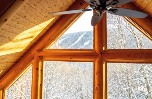 Notre-Dame-Auxiliatrice-de-Buckland Ski Chalet | Round Wooden Chalet | L'Antaya
