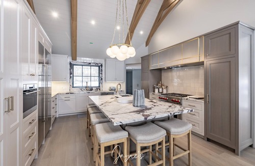 Gravenhurst Cottage | 8 bed 8 bath cottage on Morrison Lake