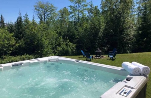 Petite-Riviere-Saint-Francois Ski Chalet | Hôtel à la maison - L'Éveil du fleuve, spa et ski