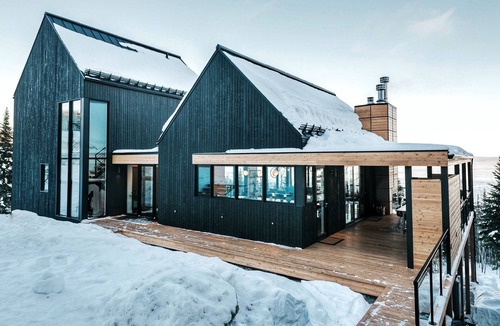 Petite-Riviere-Saint-Francois Cottage | Le Saint-Laurent by Résidences Boutique, minutes from Le Massif de Charlevoix