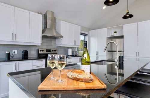 Petite-Riviere-Saint-Francois Ski Chalet | Ski & relax with a view of the river - L'Aube Charlevoix